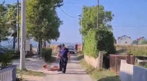 ESKALIRALI MIRNI PROTESTI Prava drama kod Livna, sukob građana i policije (VIDEO)