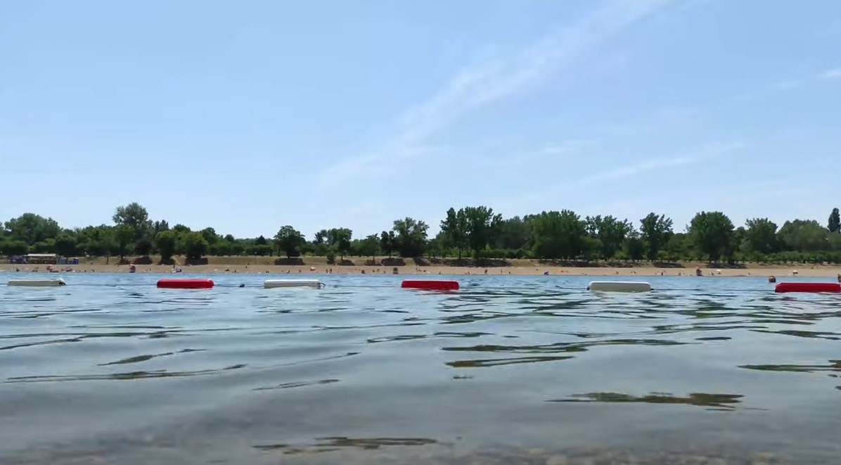 DETALJI HORORA NA ADI CIGANLIJI Tinejdžer pokušao da spasi druga: Mislio je da se šali, a onda se skinuo i skočio - nisu isplivali!