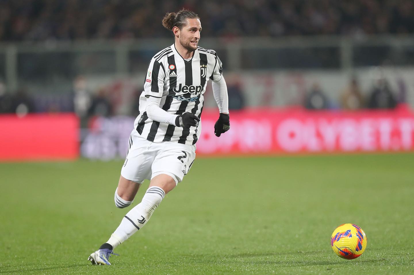 ONA NAJBOLJE ZNA ŠTA JE DOBRO ZA SINA! ČEKA SE DA ADRIJENOVA MAMA KAŽE "DA" Junajted hoće Rabioa, Juventus ga pušta