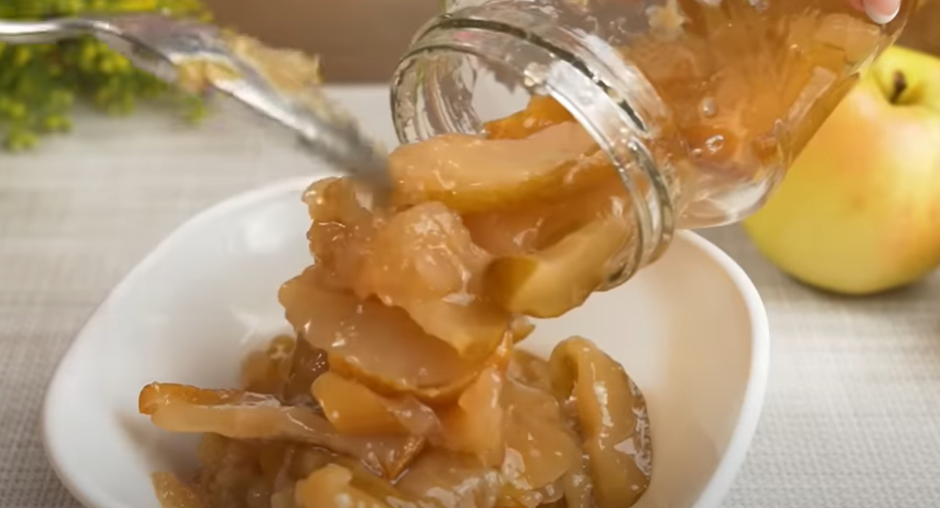 DŽEM SA KRUPNIM KOMADIMA VOĆA Nema stajanja pored šporeta! Poređajte u pleh i ispecite (VIDEO)