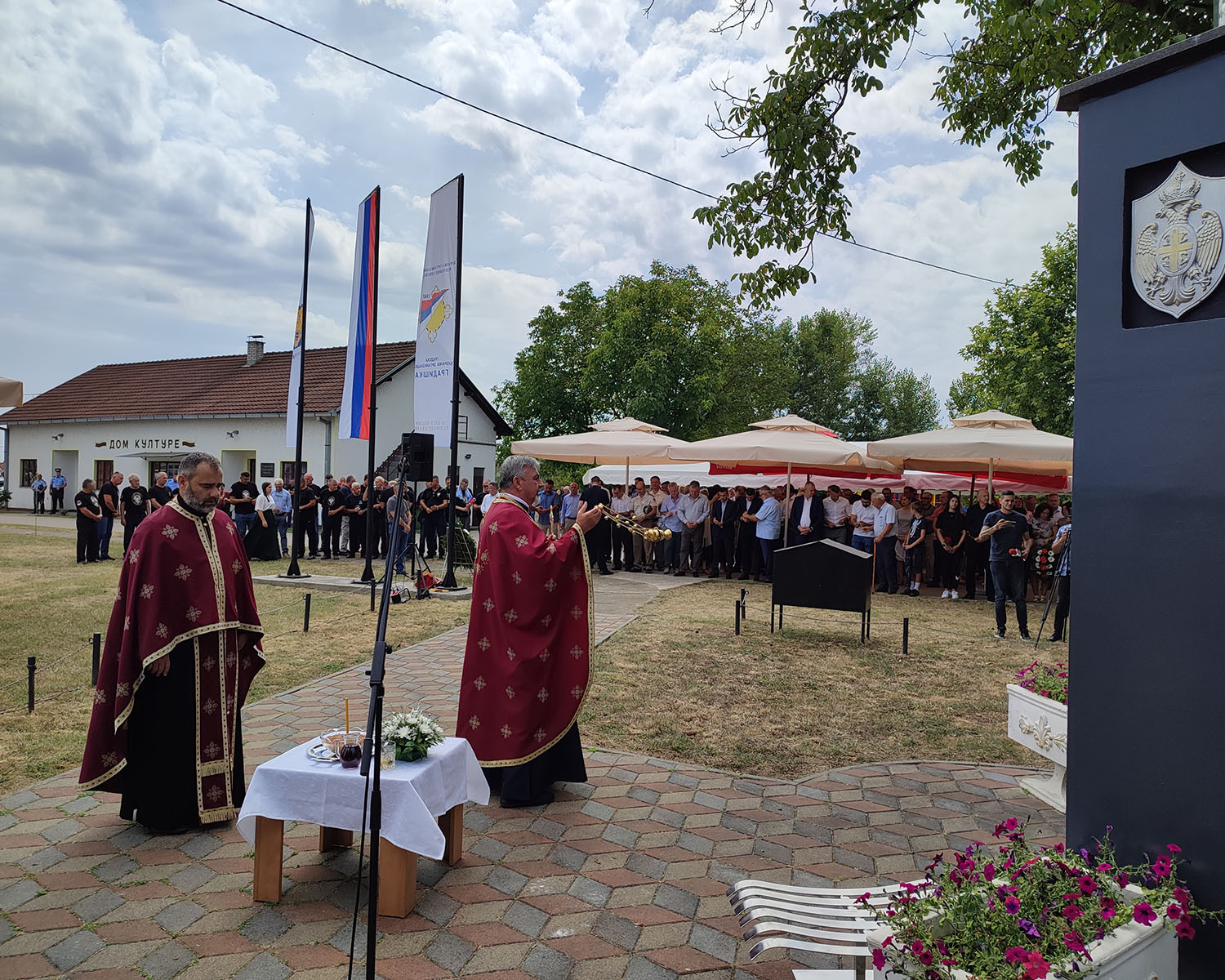 "DOSTOJANSTVENO ČUVAJU NAŠE SVETINJE" Obilježen Dan ratnih vojnih invalida u Gradišci