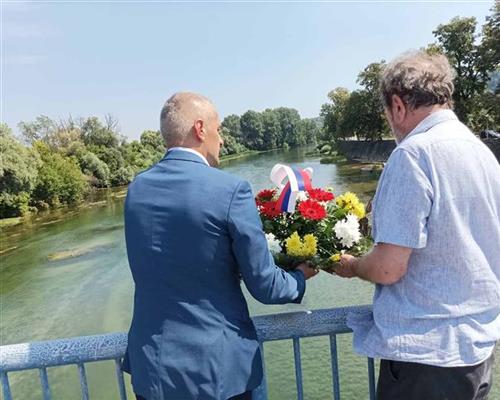 SAVO ŠTRBAC NA "MOSTU SPASA" U NOVOM GRADU U Hrvatskoj nastavljen tihi egzodus Srba i dan danas