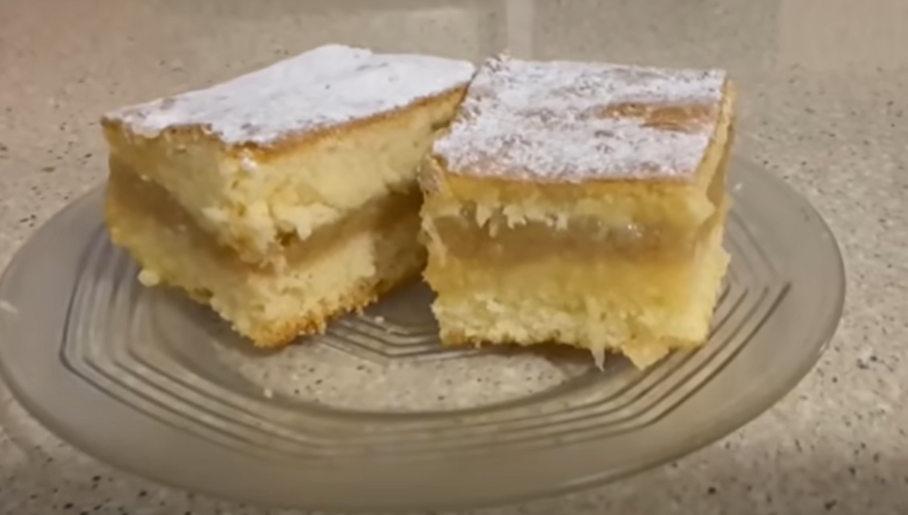 Kolač na čaše sa jabukama
