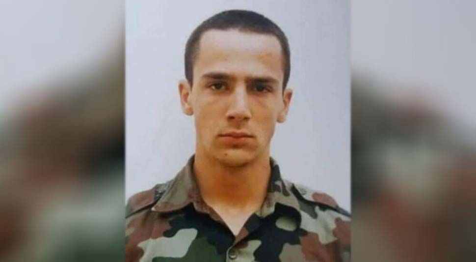 "MAJKO, NE VJERUJEM DA ĆU SE IZVUĆI" Mladić Saša poginuo u paklu Košara: Majci stiglo pismo poslije sahrane, ispunila mu obje želje