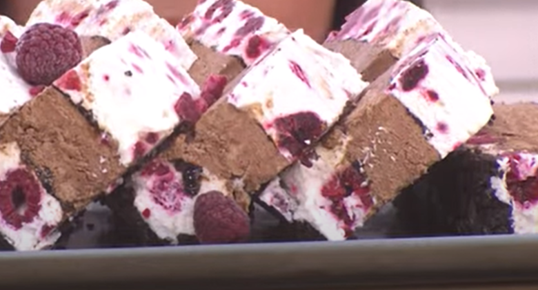 SLADOLET TORTA SA MALINAMA Savršen izbor za ljetne dane