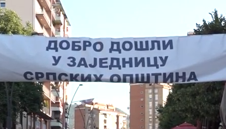 DOBRODOŠLI U ZAJEDNICU SZO Osvanuli plakati i bilbordi na sjeveru Kosova i Metohije (FOTO)