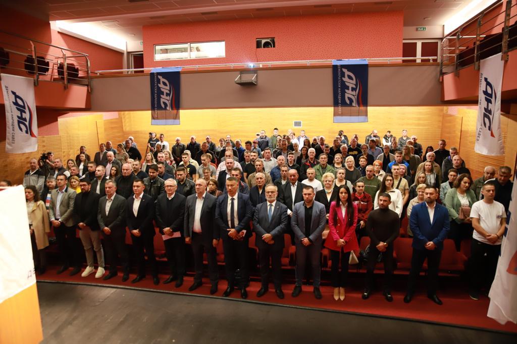 Nešić: Glas za DNS je glas da gradimo mostove i fabrike, a ne da kopamo rovove