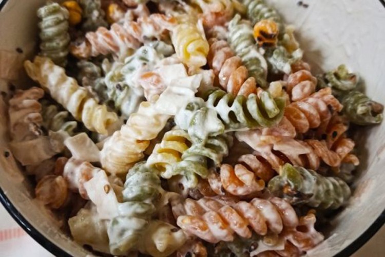 JELO IDEALNO ZA VEČERU Šarena obrok salata