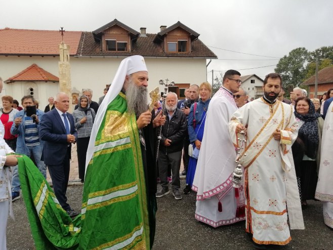 PRAZNIK SVETIH NOVOMUČENIKA JASENOVAČKIH Patrijarh Porfirije služi liturgiju u Јasenovcu