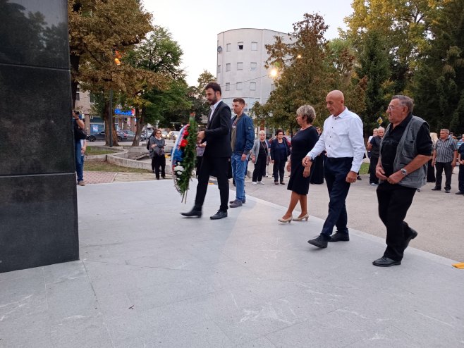 "VEĆ 27 GODINA ČEKAMO TIJELO SINA, A NE MOŽEMO NAĆI NI KOST" U Prijedoru obilježen dan nestalih i poginulih Republike Srpske