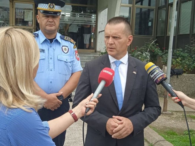 USPJEŠNO OBEZBJEĐENA DVA VELIKA SKUPA Lukač pohvalio današnje angažovanje i ukupan rad policije