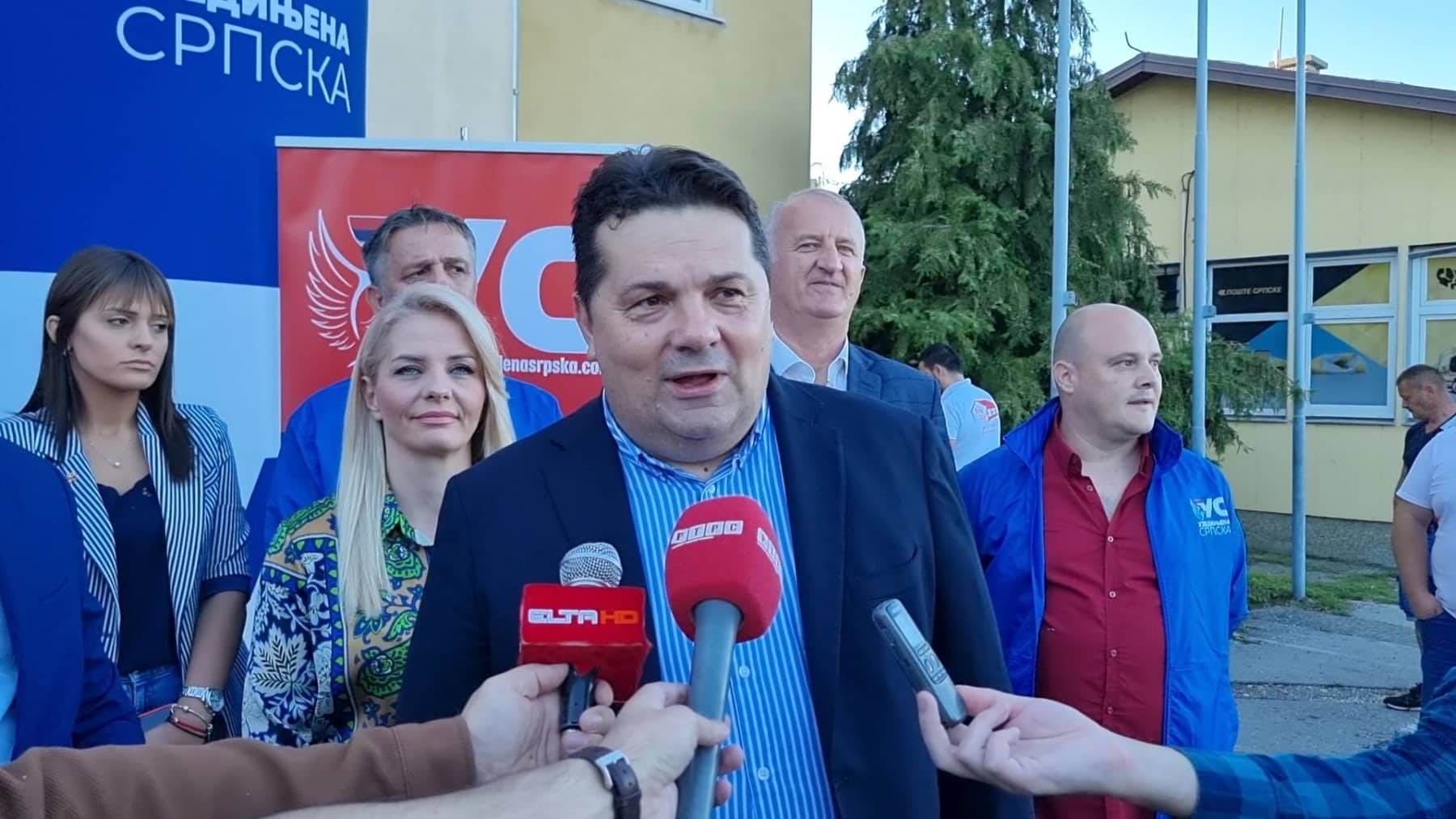 "UJEDINJENA SRPSKA KORAČA SNAŽNO" Dom kulture u Zalužanima premalen da bi sva podrška stala u njega, Stevandić poručio: Vidimo koliko smo prepoznati (VIDEO)