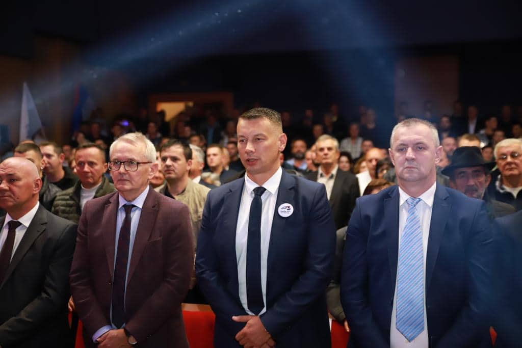 Nešić: Glas za DNS je glas za privredno jaku Bijeljinu i plodne oranice Semberije (FOTO)