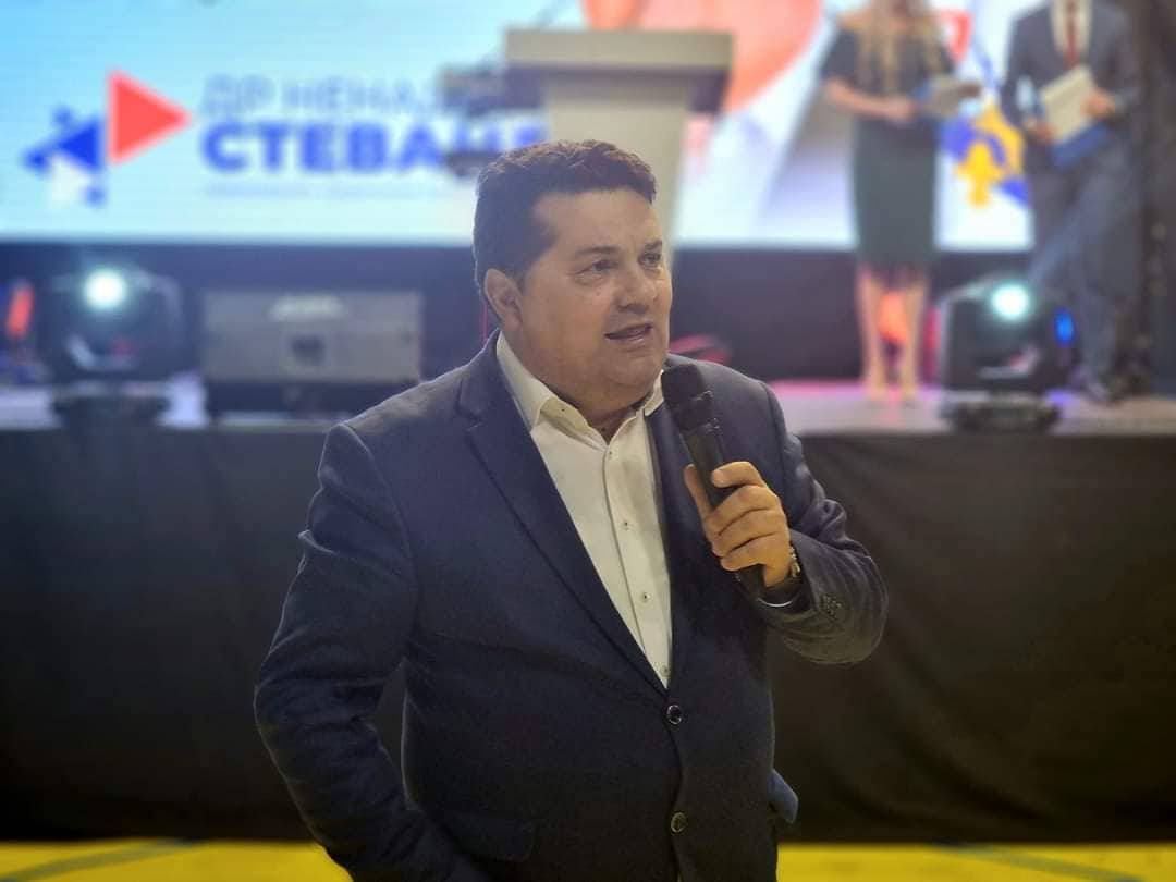 STEVANDIĆ NA ZAVRŠNOJ TRIBINI U Republici Srpskoj se borimo za pobjedu, a u Doboju za mandat (FOTO)