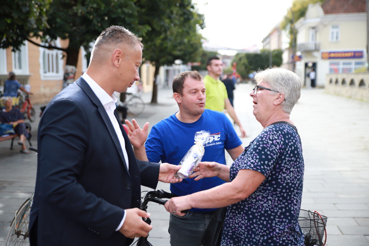 Nešić: DNS je treći put da 1000 mladih bračnih parova dobije stan