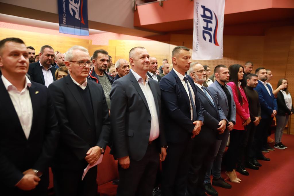 DNS DEMANTOVAO NATPISE: "Za nas i dalje važi ono - riječ je riječ"