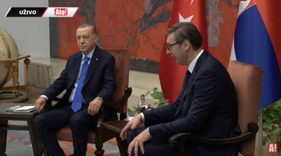 VUČIĆ NAKON SASTANKA SA ERDOGANOM Kupujemo bajraktare, stali smo u red