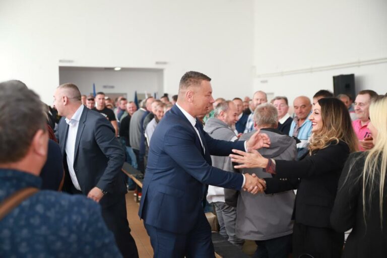 Nešić: Glas za DNS je glas za podršku domaćem i sigurnu budućnost (FOTO)