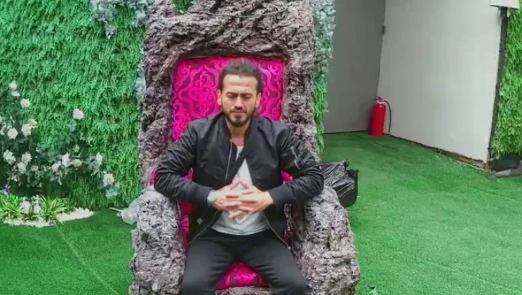 ADAM OPLEO PO ĆERTIĆU, JER GA JE POČUPAO I BACIO MU STVARI U SMEĆE "Mislim da ima šizofreniju! Ja sam dobar i pobožan, ne mogu ja sa ovim ljudima" (VIDEO)