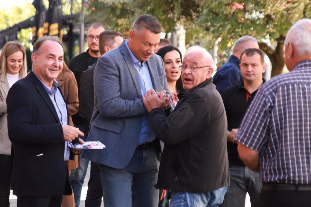 "LJUDI OKREĆU GLAVU OD POLITIKE I GUBE VJERU U BOLJE SUTRA" Nešić: Glas za DNS je glas za plan razvoja i glas protiv podjela