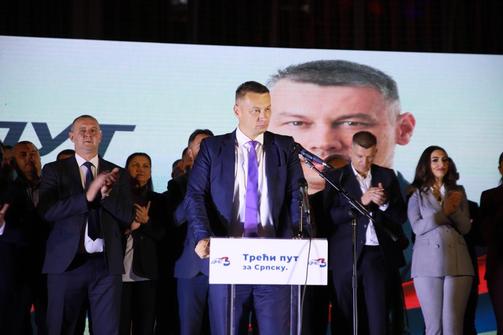 NEŠIĆ PORUČIO SA ZAVRŠNE TRIBINE DNS je već sad najveći pobjednik izbora (FOTO)