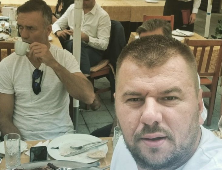 FOLKER SARAĐUJE S FUDBALEROM Aca Lukas i Janjuš na ručku s legendarnim Batistutom