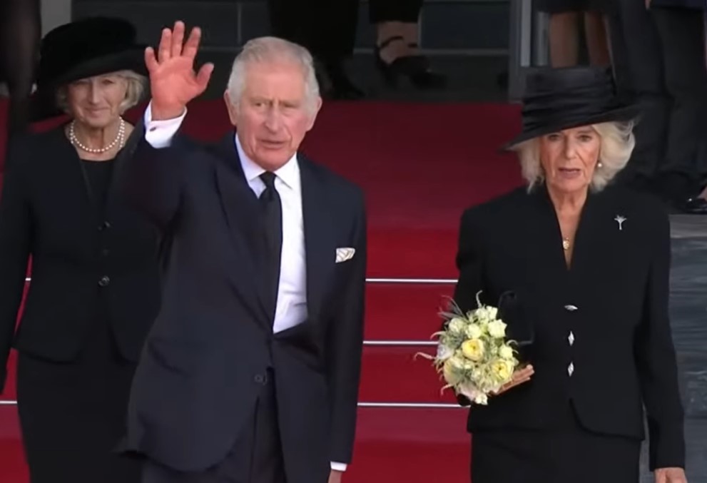 OVAKO NEŠTO NIJE VIĐENO U POSLJEDNJIH 70 GODINA Krunisanje Čarlsa III biće popraćeno najvećom vojnom ceremonijom