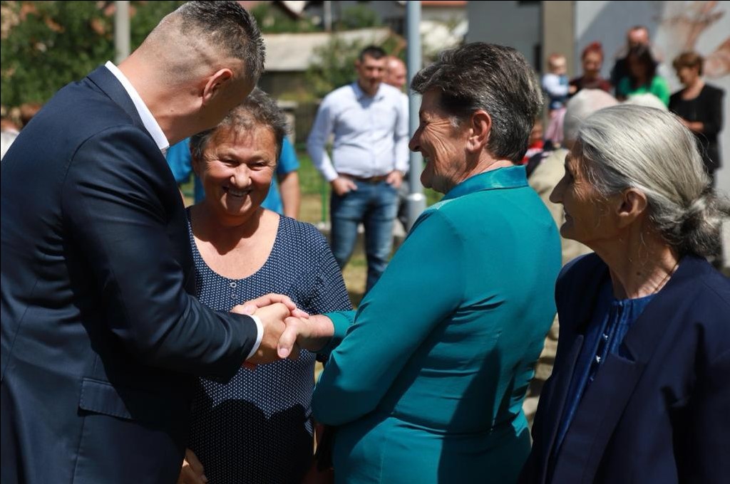 NORMALAN ŽIVOT - POSAO I KROV NAD GLAVOM Nešić: Uz realan plan prosječna plata od 2.000 KM nije bajka, a DNS ima takav plan