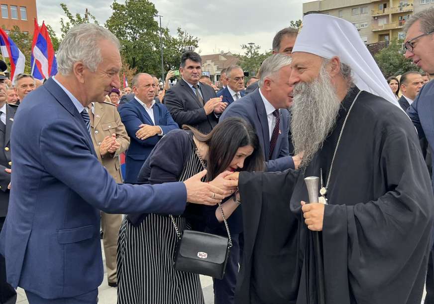 "REPUBLIKA SRPSKA NAJVEĆA SRPSKA POBJEDA U 20. VIJEKU" Trivićeva i Šarović u Bijeljini: Srbija je ruka koja nam je uvijek pružena (FOTO)