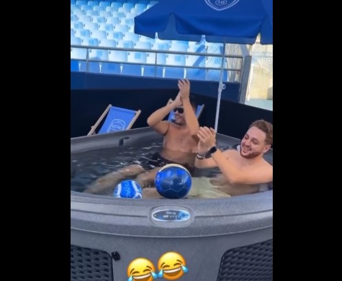 APSOLUTNI HIT NA INTERNETU Navijači u Francuskoj svoj tim bodrili iz đakuzija (FOTO)