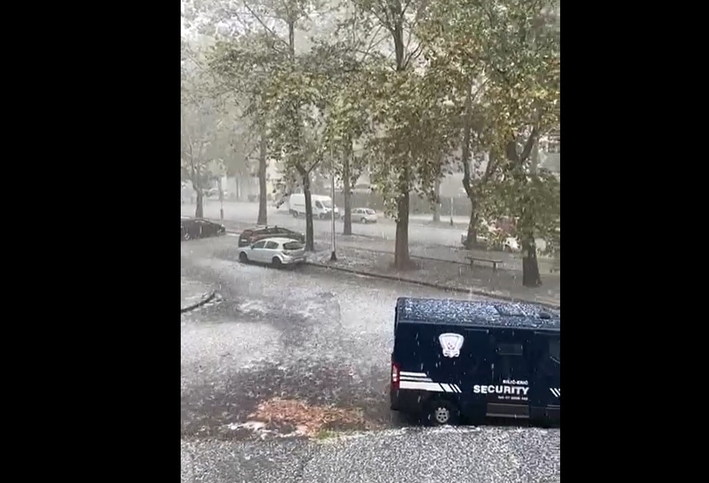 APOKALIPTIČNO NEVRIJEME U ZAGREBU U hrvatskoj prestonici padao grad veličine lješnjaka (VIDEO)
