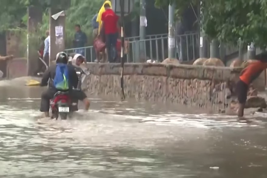 APOKALIPTIČNO NEVRIJEME U INDIJI Zbog kiša i udara groma u posljednja 24 sata poginulo 36 osoba