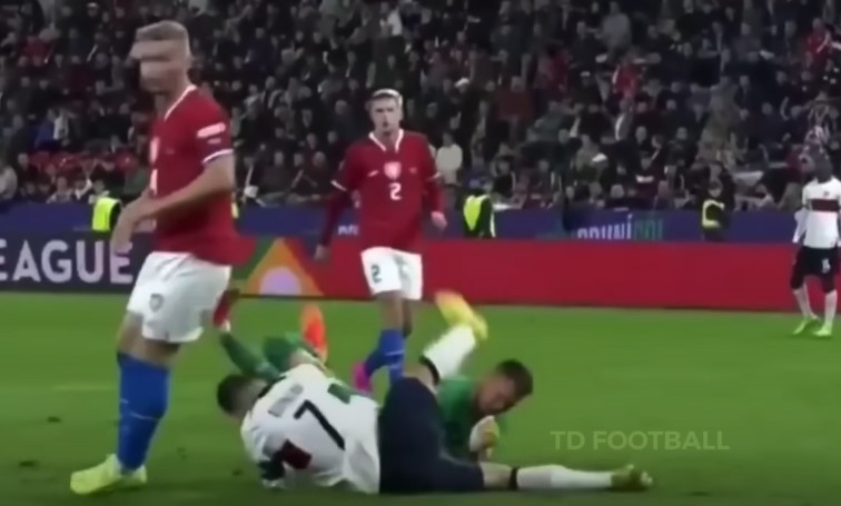 (UZEMIRUJUĆA FOTOGRAFIJA) KRISTIJANO RONALDO OBLIVEN KRVLJU Pogledajte kako je nakon nokauta u Pragu izgledao Portugalac