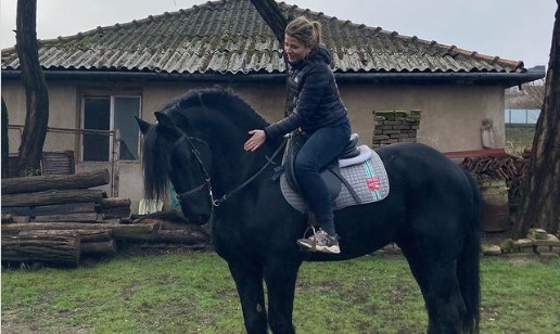 ISPLIVALI JEZIVI DETALJI Ispovijest jedne od djevojaka zbog čijeg silovanja je uhapšen učitelj jahanja