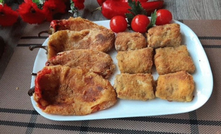 LJUBAV NA PRVI ZALOGAJ Pohovani punjeni patlidžan i paprika
