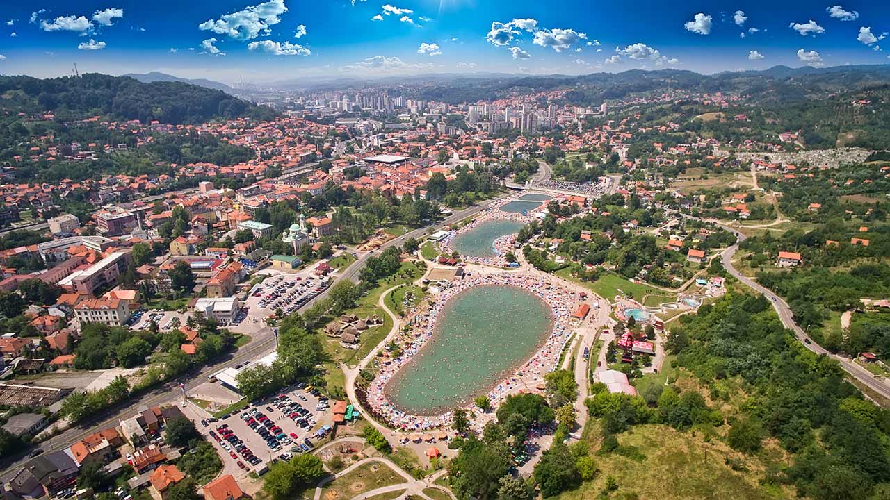 SKANDAL U TUZLI Direktor i profesori namiještali konkurs u školi