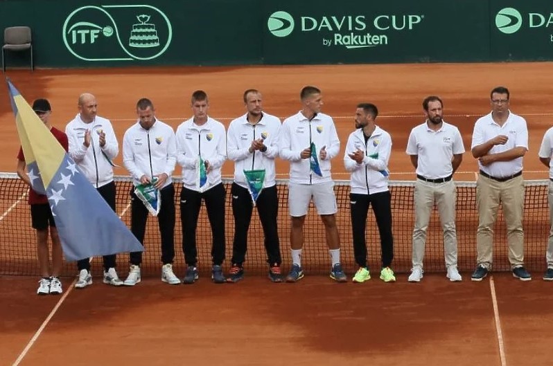 KORAK DO ISTORIJSKOG USPJEHA Teniska reprezentacija BiH savladala Meksiko i izborila play-off rundu