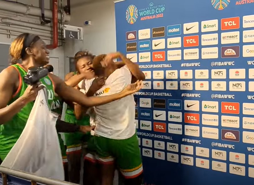 HAOS NAKON UTAKMICE Ratoborne Malijke se pobile pred kamerama (VIDEO)