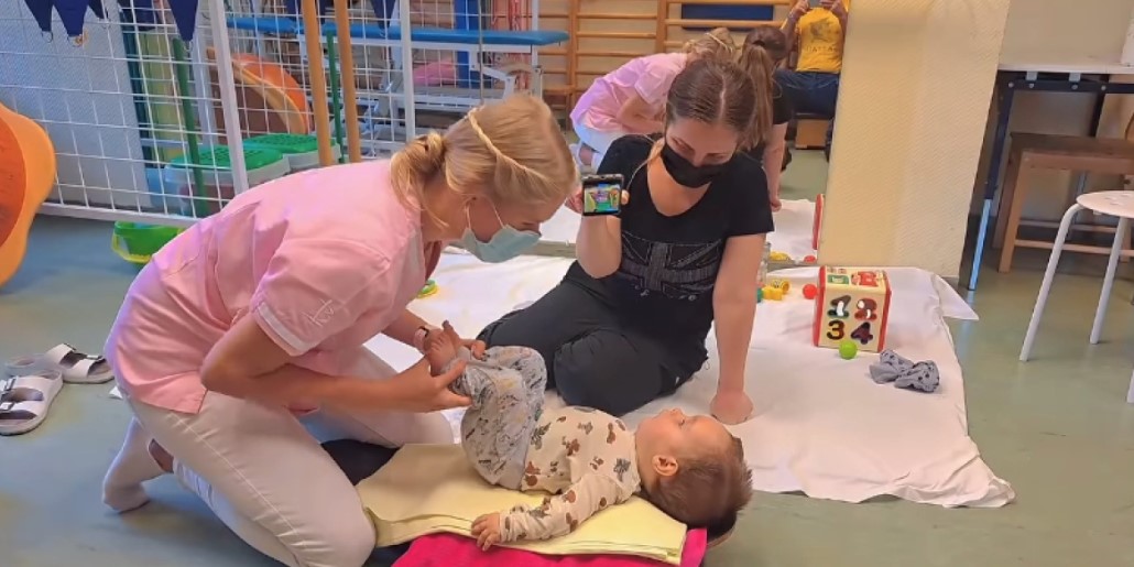 MALI VUKAN JE SVE BOLJE Porodica SMA bebe se javila iz Budimpešte, imaju samo jednu molbu (VIDEO)