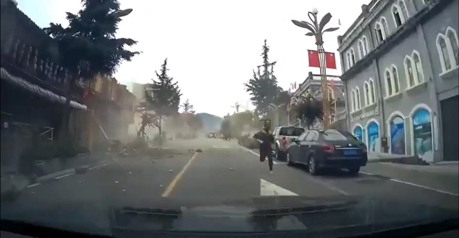 JEZIVI PRIZORI IZ KUĆA I SA ULICA Broj žrtava zemljotresa u Kini porastao na 65, stotine povrijeđenih (VIDEO)