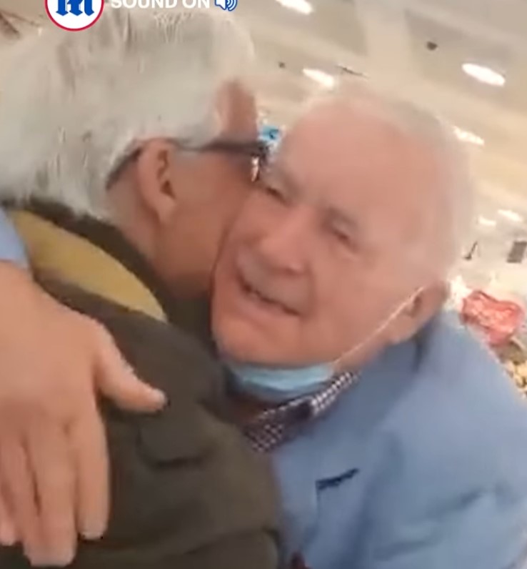 DIRLJIV TRENUTAK Braća se srela nakon 77 godina; "Čim sam te vidio pomislio sam da si to ti"