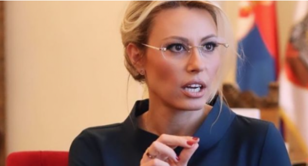 DAJANA PAUNOVIĆ DOŽIVJELA SAOBRAĆAJKU! Voditeljkino vozilo sletjelo s puta!