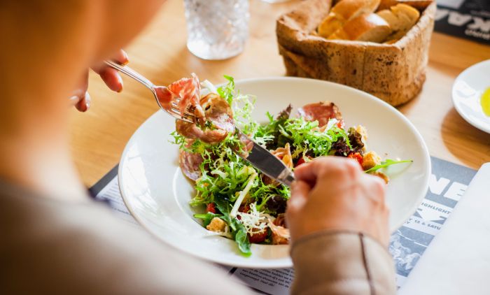 ODREKLI STE SE BRZE HRANE I JOŠ UVIJEK NE GUBITE KILOGRAME? Donosimo vam pet trikova koji vam mogu pomoći