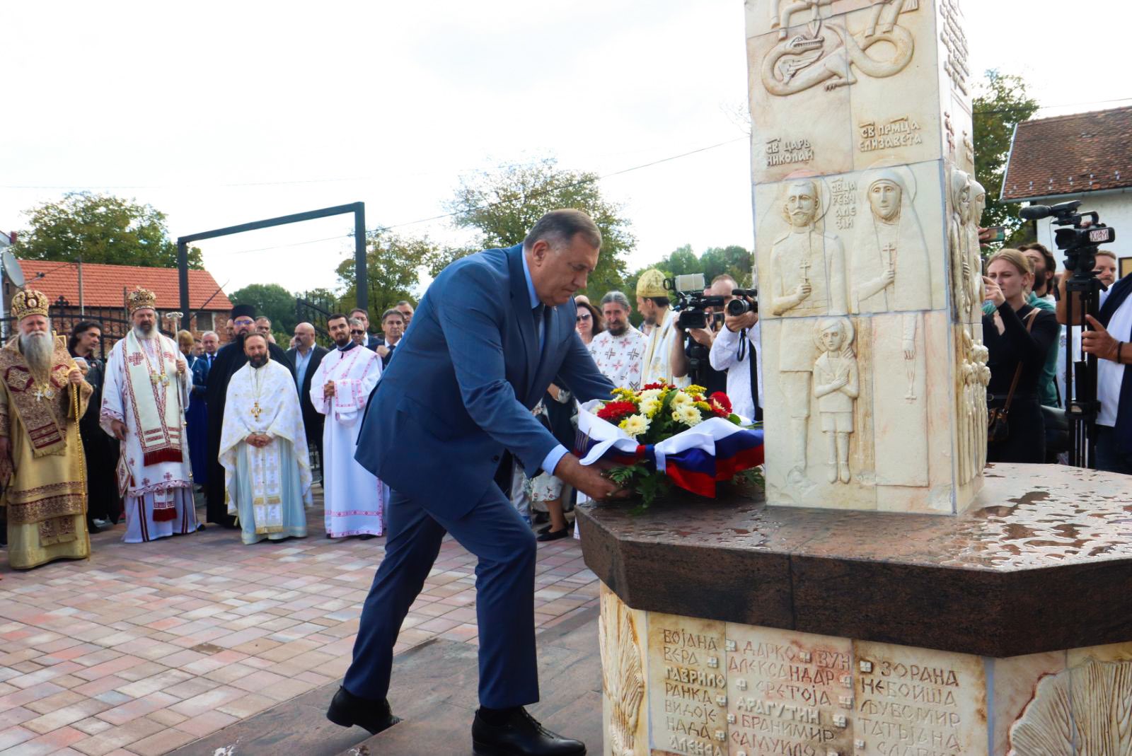 "NAŠ ZAVJET I OBAVEZA DA ČUVAMO I PRENOSIMO TO SJEĆANJE" Milorad Dodik: Јasenovac je najveće stratište srpskog naroda