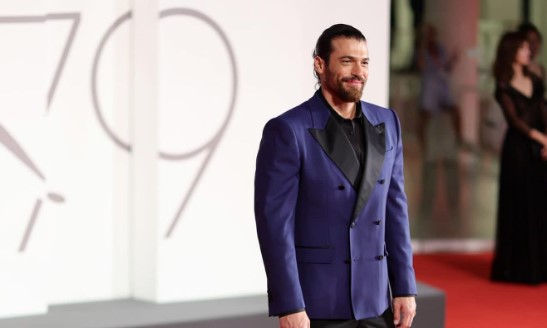 SAD JE LJEPŠI NEGO IKAD Turski glumac Džan Jaman primio važnu nagradu na filmskom festivalu u Veneciji