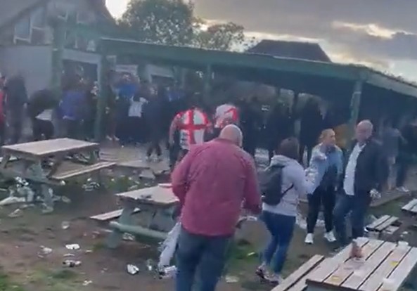 HAOS U LONDONU Pogledajte kako su njemački huligani izazvali tuču (VIDEO)