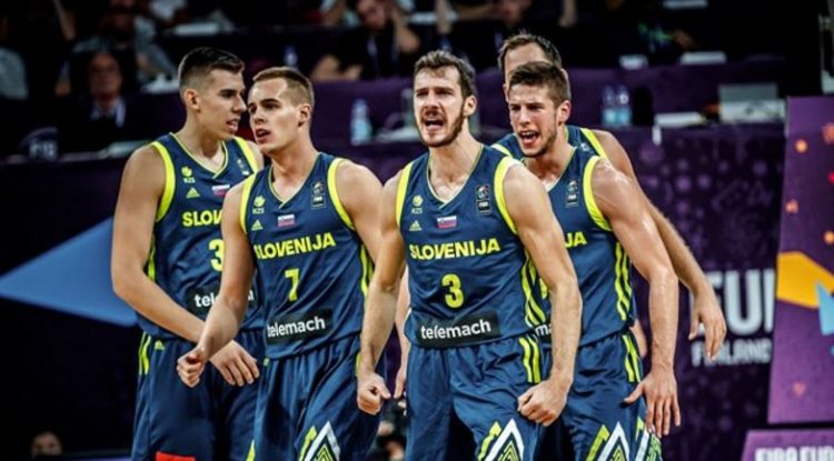 "NE MOŽE NAM NIKO NIŠTA" Slovenci proslavili pobjedu nad Francuzima, orio se čuveni hit (VIDEO)