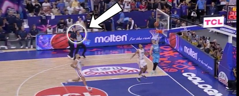 SKANDAL NA EVROBASKETU Francuski selektor iz bijesa nasrnuo na sudiju rvačkim zahvatom (VIDEO)