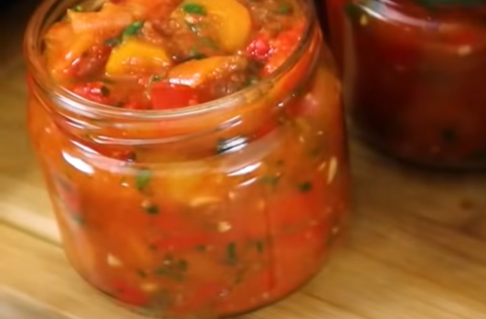 SAČUVAJTE LJETO U TEGLI Recept za "Lovačku salatu" - Nezaobilazna u svakoj zimnici