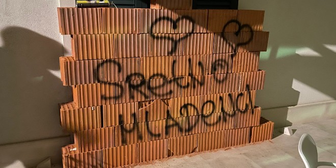 ZAZIDALI GA U KUĆI Neodlučnom mladoženji odlučili stati na kraj